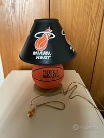 Lampada NBA originale da collezionismo