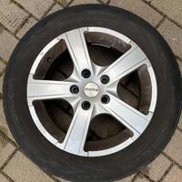 Cerchi MOMO con gomme NOKIAN 205/60 R16