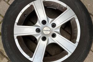 Cerchi MOMO con gomme NOKIAN 205/60 R16