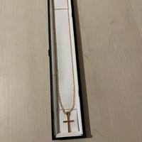 Collanina con crocifisso d oro