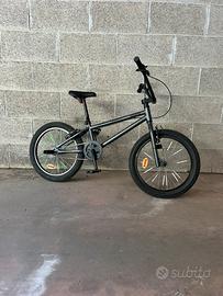 B’Twin BMX da 20”
