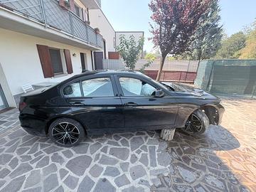 Bmw 320D sport incidentato lato anteriore sx