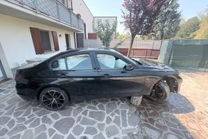 Bmw 320D sport incidentato lato anteriore sx
