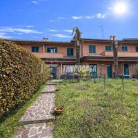 VILLA A SCHIERA SU 4 LIVELLI CON DOPPIO GIARDINO E