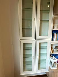 4 vetrine ikea Tockarp  bianche ripiani in vetro