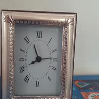 orologio(non funzionante)da comodino in argento 