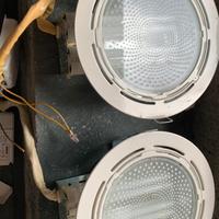 Faretti a soffitto per magazzino