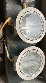 Faretti a soffitto per magazzino