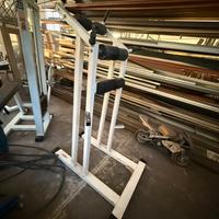 Attrezzo per il sollevamento gambe e addominali