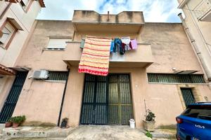 Magazzino a Partinico, Cortile Di Martino