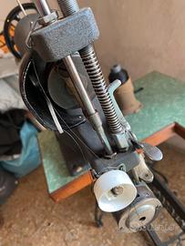 Macchina da cucire per pellettiere o calzolaio