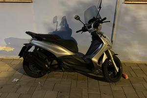 Beverly 350 Sport Touring