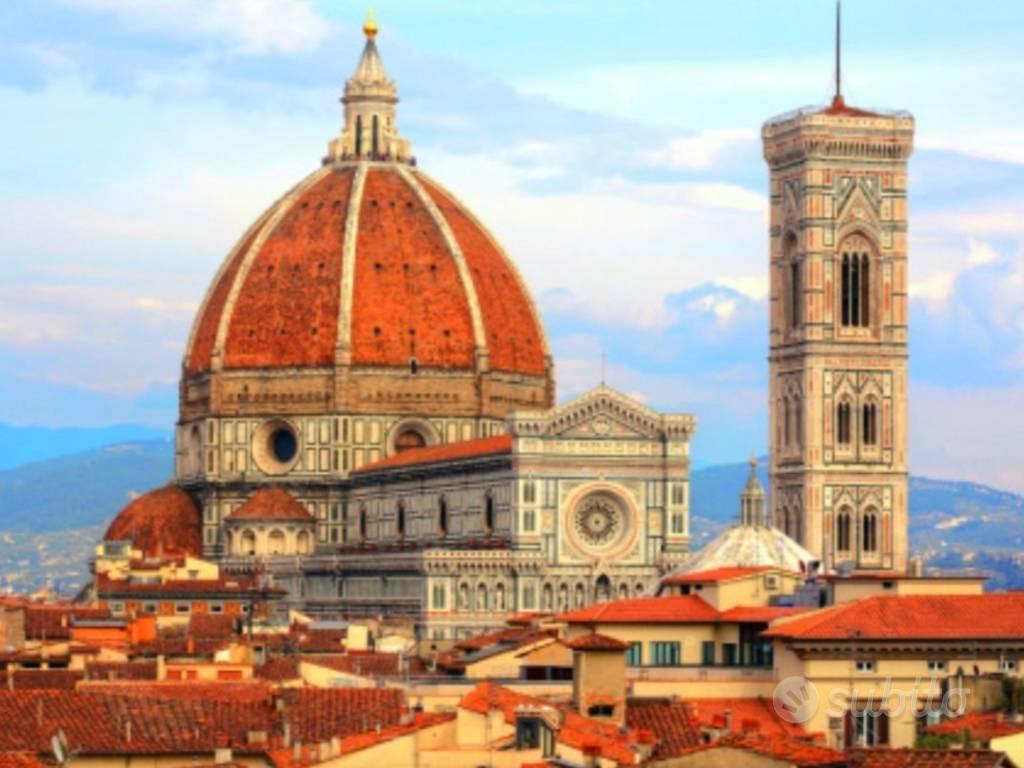 Palazzo / Stabile di 1700 m² con più di 5 locali a