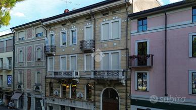 UFFICIO A DESENZANO DEL GARDA