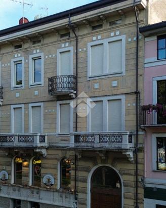 UFFICIO A DESENZANO DEL GARDA
