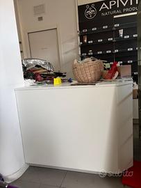 Molteplici mobili da arredamento da negozio