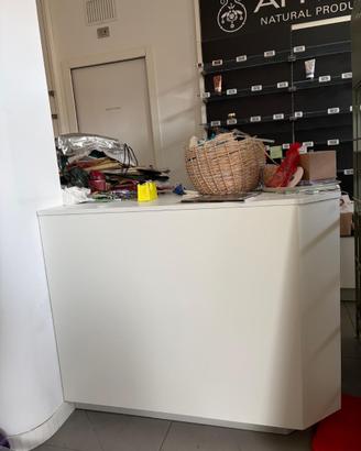 Molteplici mobili da arredamento da negozio