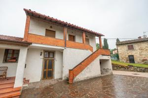 Porzione indipendente con terreno ARV/259
