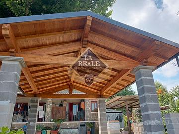 TETTOIE - POSTI AUTO - PERGOLATI IN LEGNO LAMELL.
