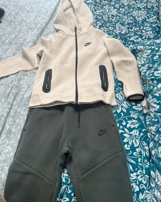 Tuta Nike Tech per ragazzo 10-12 anni