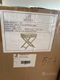 Comodino in rovere( legno pregiato e resistente)