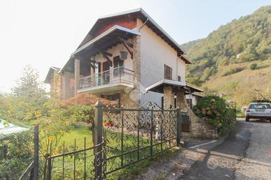 VILLA SINGOLA A VESTONE