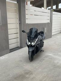 Kymco Ak 550