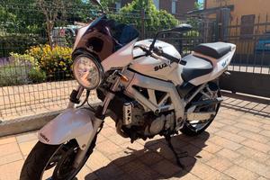 MOTO SV650