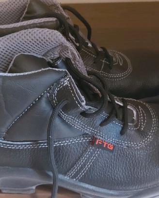 Scarponcini antinfortunistici