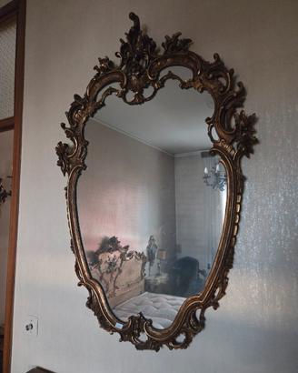 Specchio antico con cornice legno dorata