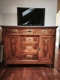 Cassettone antico (quasi) unico nel suo genere