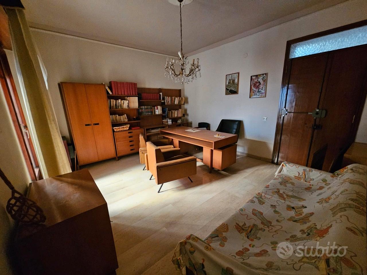 Ampio Appartamento Via Verdirame 226 Mq - Vista 2