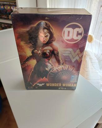 Action figure wonder woman