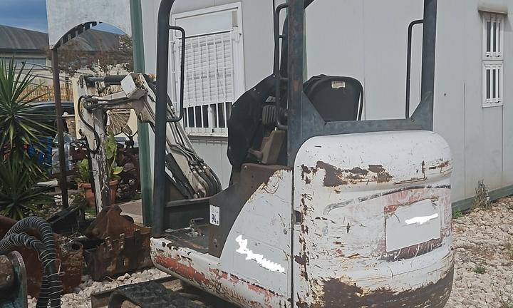 miniescavatore Bobcat 323 peso 17 qli