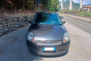 Ford fiesta mk5 prima auto/neo patentati