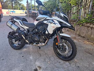 PROMO BENELLI TRK 502 X BICILINDRICA WHITE