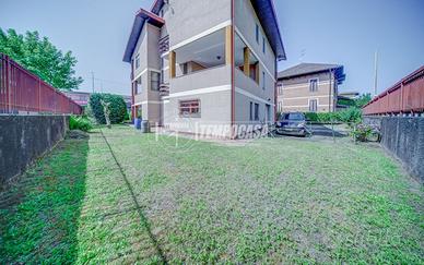 CASTELLETTO SOPRA TICINO - VILLA SINGOLA DIVISA IN