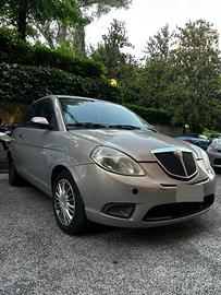Lancia y 1.2 2007