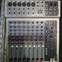 Mixer Peavey Pv10