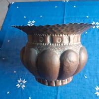 Vaso in rame battuto anni 60 