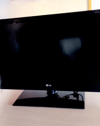 LG 32" TV/ Gaming