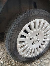 4 cerchi originali 4 gomme seminuove