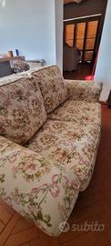 Divano 2 posti a fiori di MisuraEmme