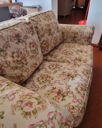 Divano 2 posti a fiori di MisuraEmme