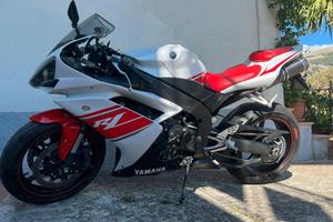 Yamaha R1