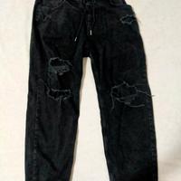 jeans Bershka neri strappati 