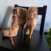 stivaletto Guess con pelliccia numero 37
