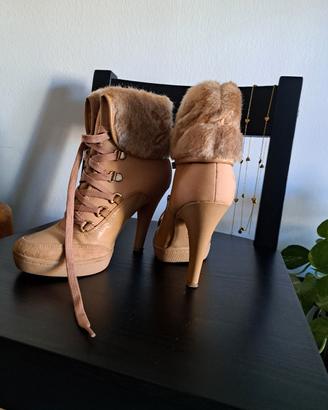 stivaletto Guess con pelliccia numero 37