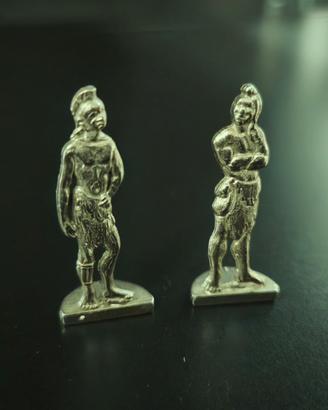 Lotto 2 Miniature Vintage Disney Tiny Kingdom 