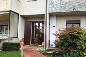 VILLA A SCHIERA A RIESE PIO X